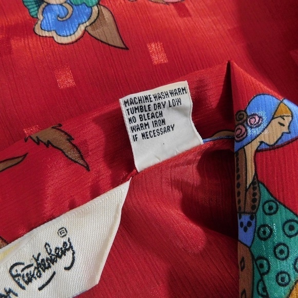 Vintage DVF DIANE VON FURSETNBERG Red Lady Art Deco Button Down Top Blouse Small - Picture 11 of 12